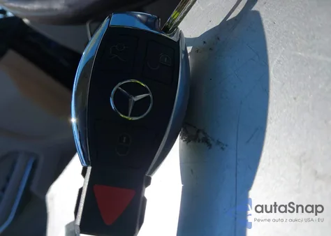 2014 Mercedes-Benz E 350 z USA, uszkodzony, nr VIN WDDHF5KB2EA897942